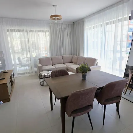 Apartment Stunning 2br - Close To & Restaurants